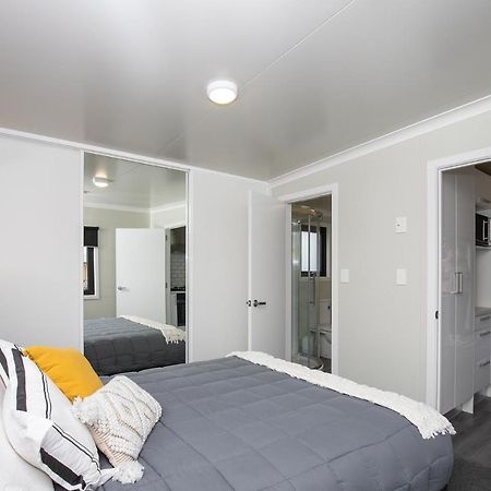 Affordable Modern Accommodation Westport Bagian luar foto