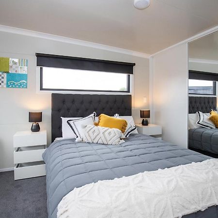 Affordable Modern Accommodation Westport Bagian luar foto