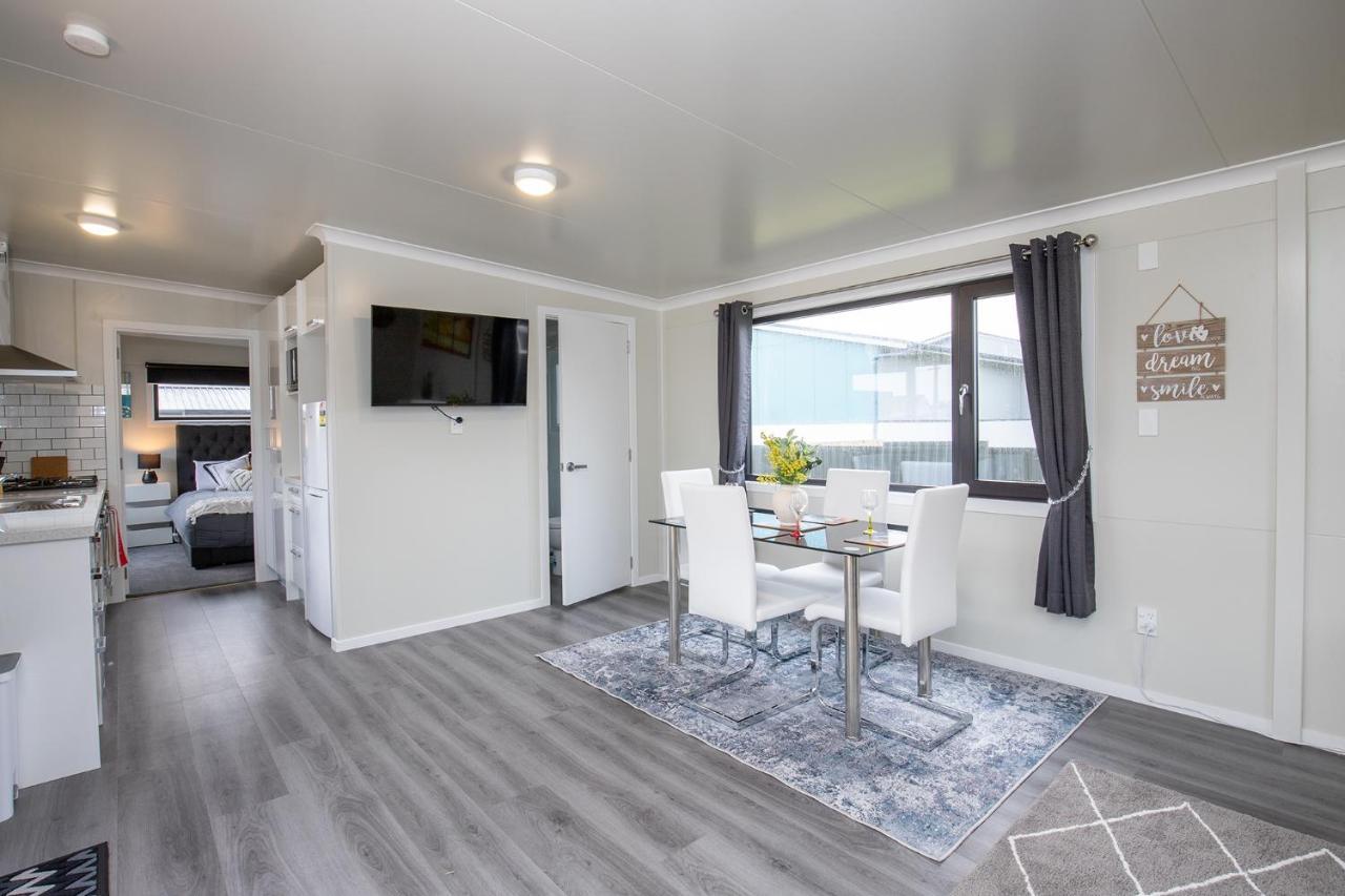 Affordable Modern Accommodation Westport Bagian luar foto