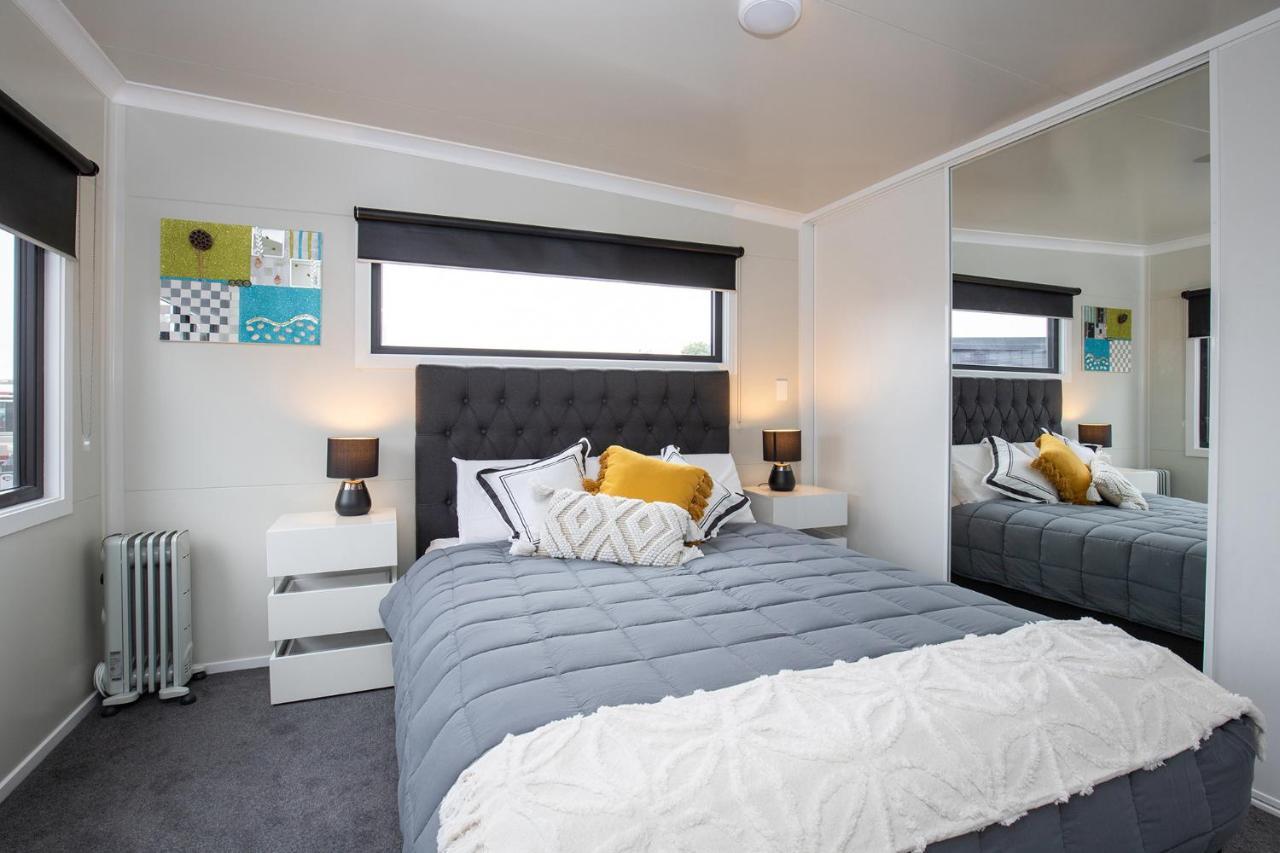 Affordable Modern Accommodation Westport Bagian luar foto