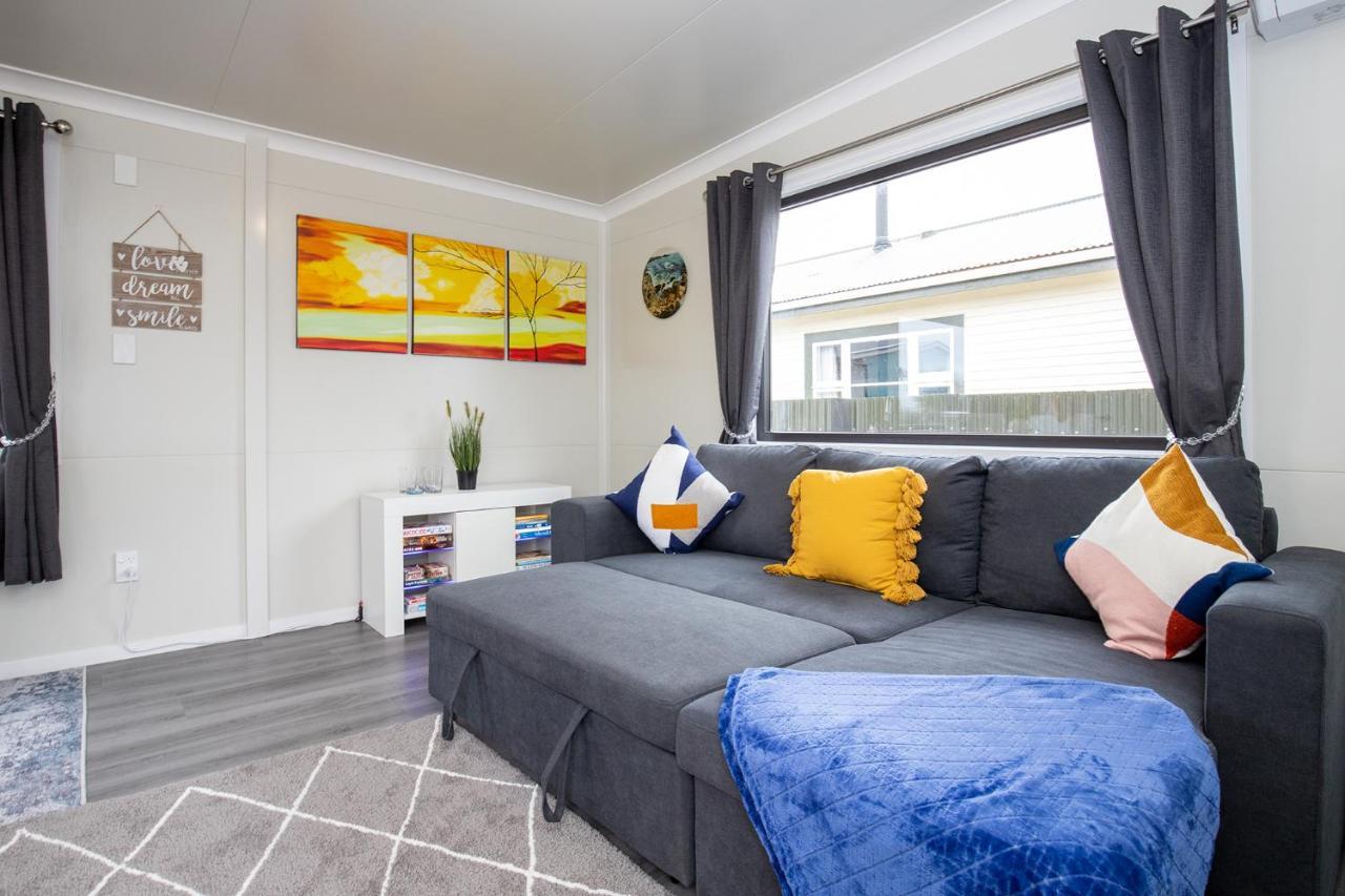 Affordable Modern Accommodation Westport Bagian luar foto